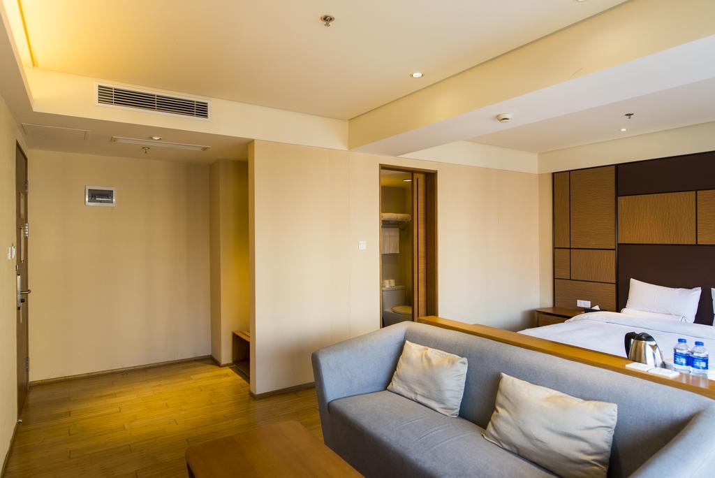 Ji Hotel Chengdu West Hi-Tech Zone Longhu Екстериор снимка