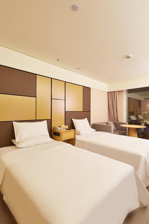 Ji Hotel Chengdu West Hi-Tech Zone Longhu Екстериор снимка